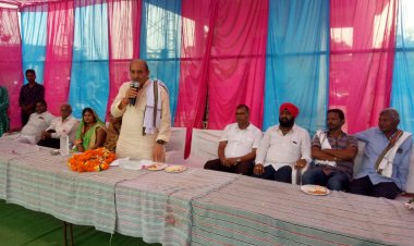 नायकबांधा में विधायक धनेंद्र साहू ने दी करोड़ों की सौगात।