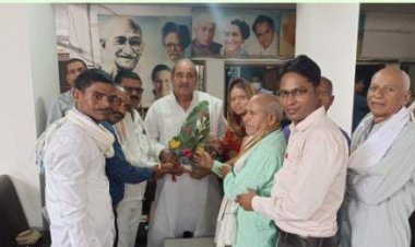 गड़रिया समाज टेकारी के पदाधिकारीयों ने विधायक धनेंद्र साहू साहू से की भेट।
