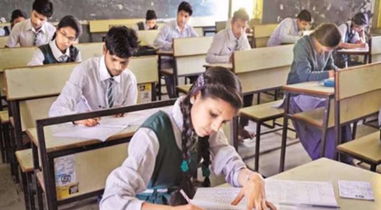Exclusive: 1400 छात्र नहीं दे पाएंगे 10वीं-12वीं बोर्ड की परीक्षा, इस एक नियम की वजह से साल हुआ बर्बाद…